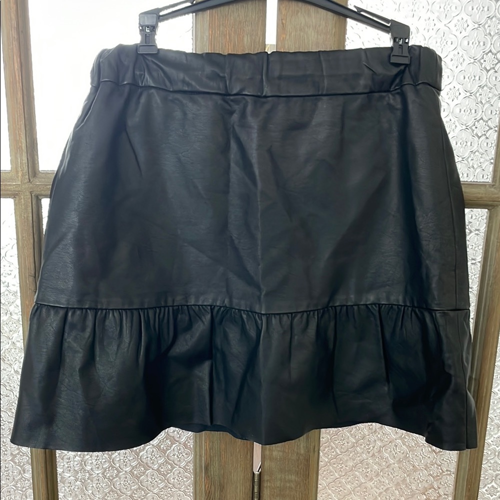 Club Monaco Faux Leather Skirt with Stretch Waistband - Size 6